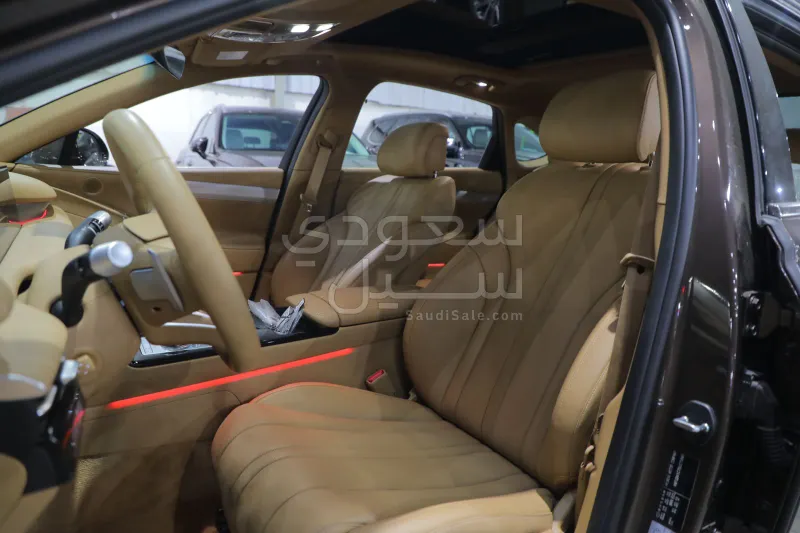 2025 جينيسيس جي 80