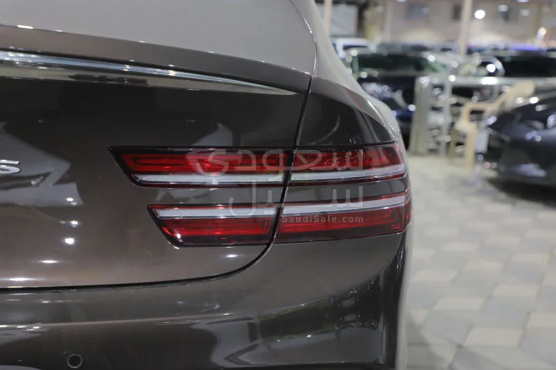 2025 جينيسيس جي 80