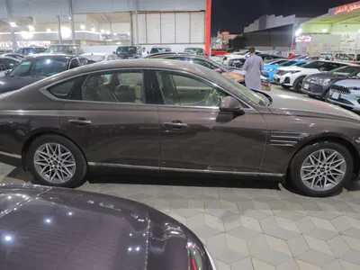 2025 جينيسيس جي 80