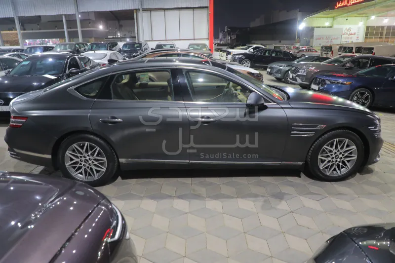 2025 جينيسيس جي 80