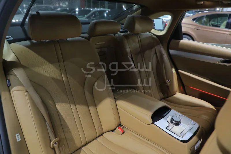 2025 جينيسيس جي 80