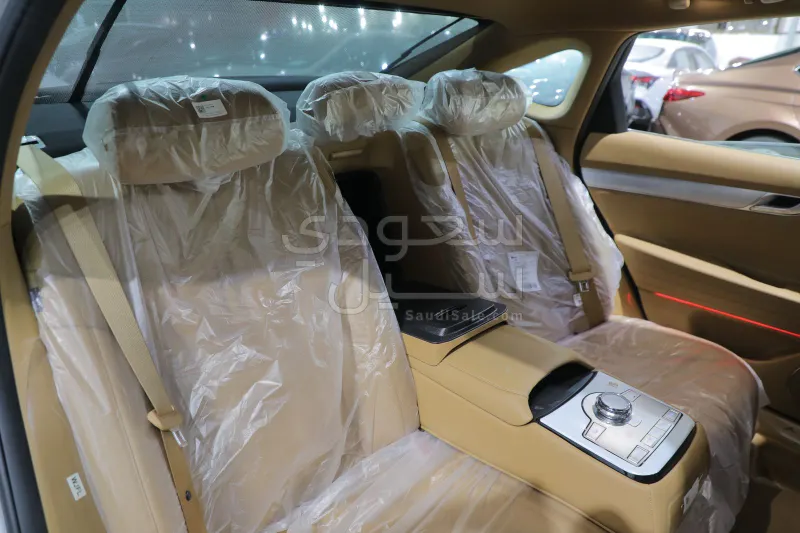 2025 جينيسيس جي 80