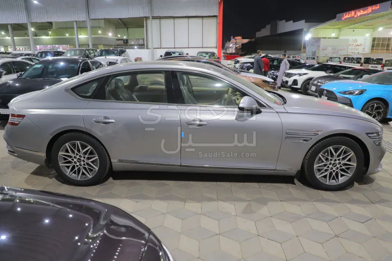 2025 جينيسيس جي 80