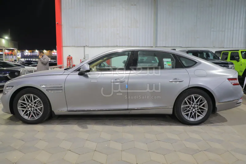 2025 جينيسيس جي 80