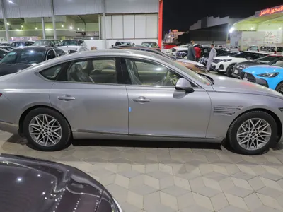 2025 جينيسيس جي 80