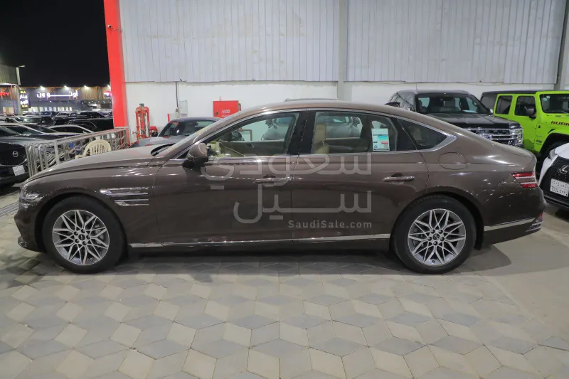 2025 جينيسيس جي 80