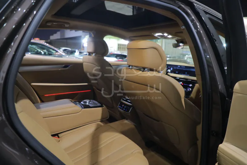 2025 جينيسيس جي 80