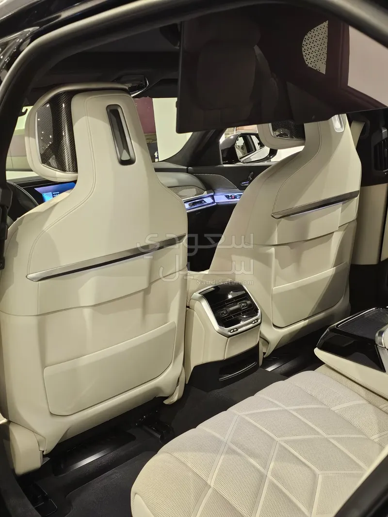 2024 بي ام دبليو الفئة السابعة 740أي