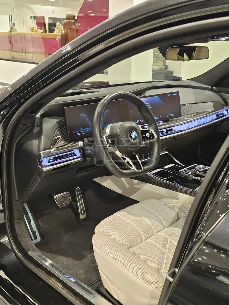 2024 بي ام دبليو الفئة السابعة 740أي