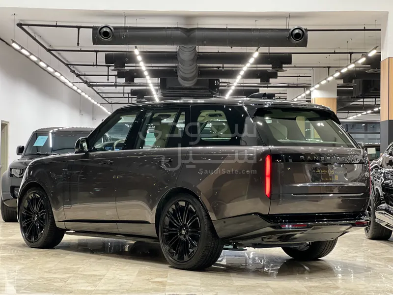 2022 لاند روفر رينج روفر فيرست اديشن