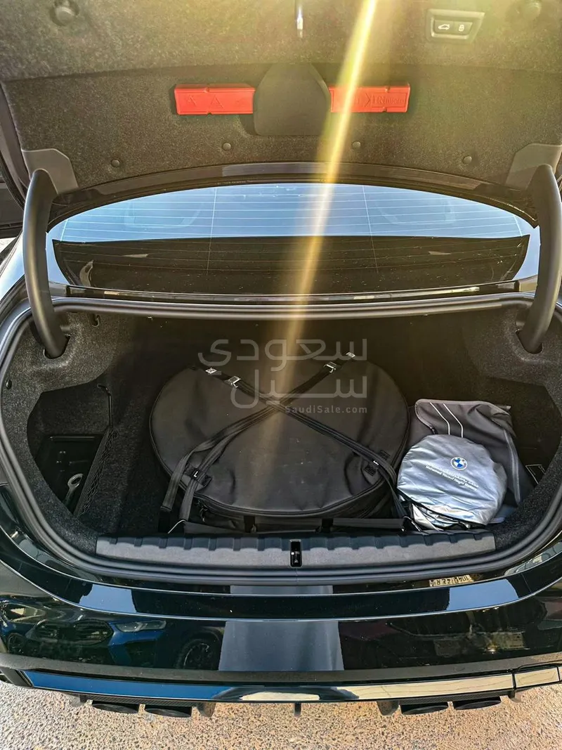 2025 بي ام دبليو الفئة ام ام 4 سي إس