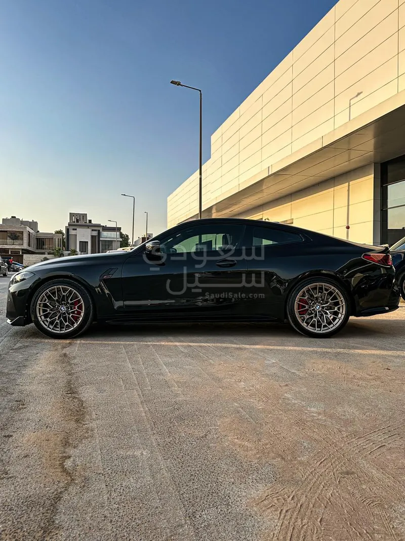 2025 بي ام دبليو الفئة ام ام 4 سي إس