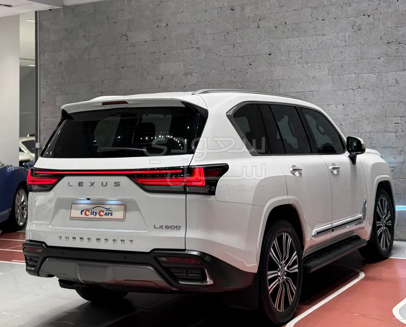 2022 Lexus LX 600