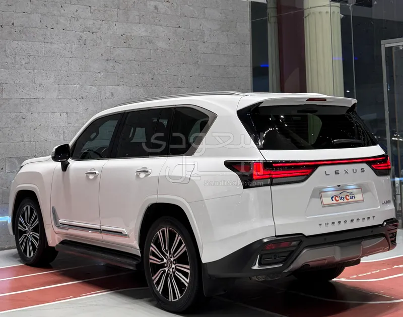 2022 Lexus LX 600