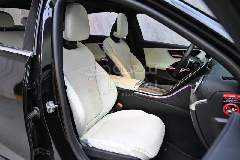 2025 مرسيدس - بنز سي 200