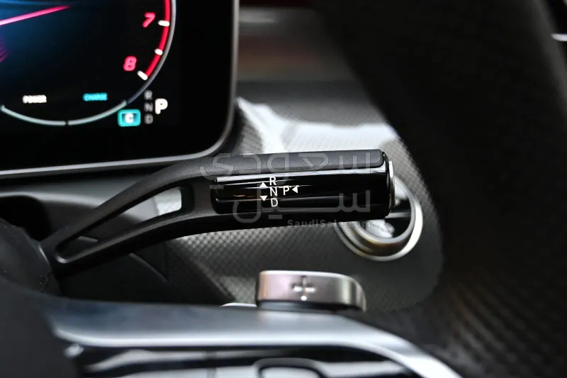 2025 مرسيدس - بنز سي 200