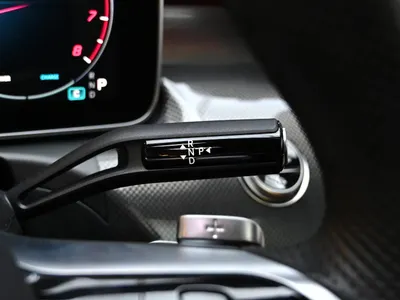 2025 مرسيدس - بنز سي 200