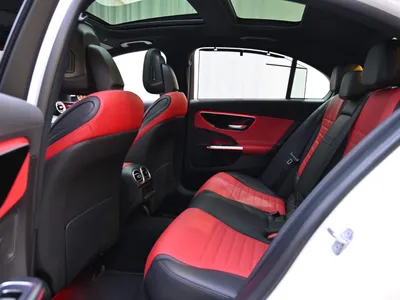 2025 مرسيدس - بنز سي 200