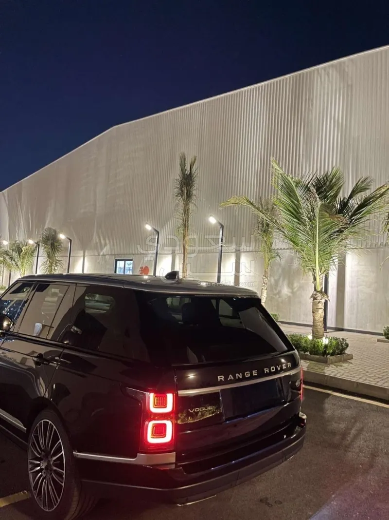 2019 لاند روفر رينج روفر فوج اس اي سوبر تشارج