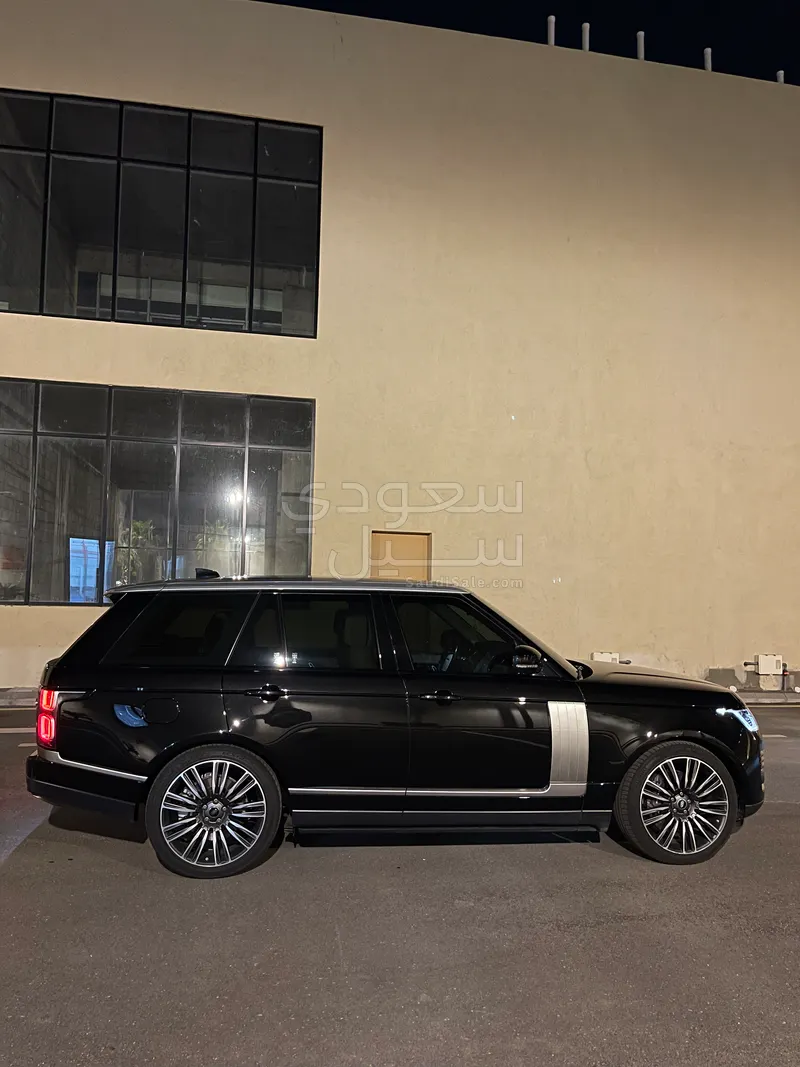 2019 لاند روفر رينج روفر فوج اس اي سوبر تشارج