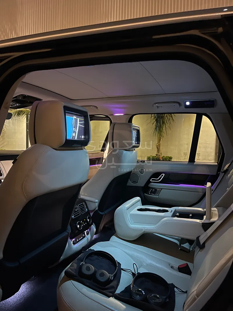 2019 لاند روفر رينج روفر فوج اس اي سوبر تشارج