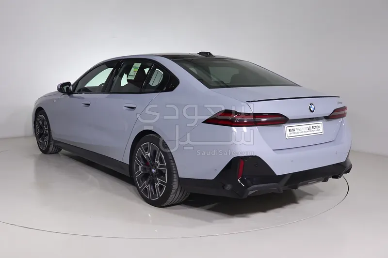 2026 BMW 5 Series 520i Mkit