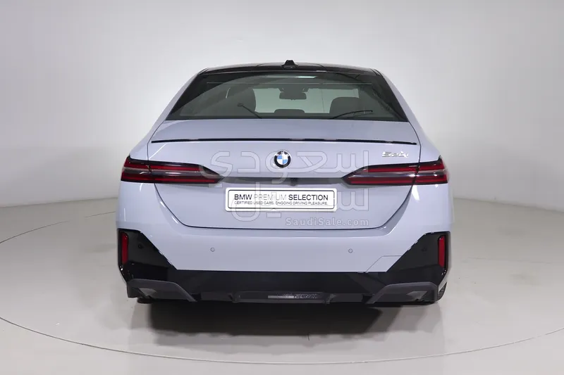 2026 BMW 5 Series 520i Mkit