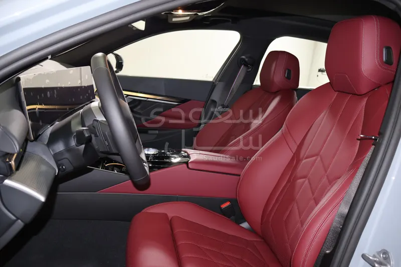 2026 BMW 5 Series 520i Mkit