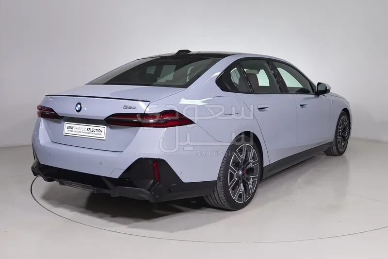 2026 BMW 5 Series 520i Mkit