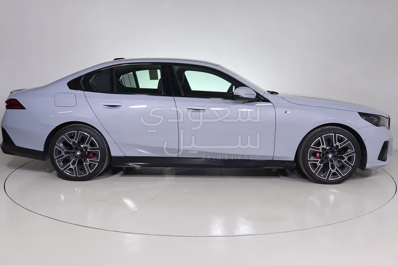 2026 BMW 5 Series 520i Mkit