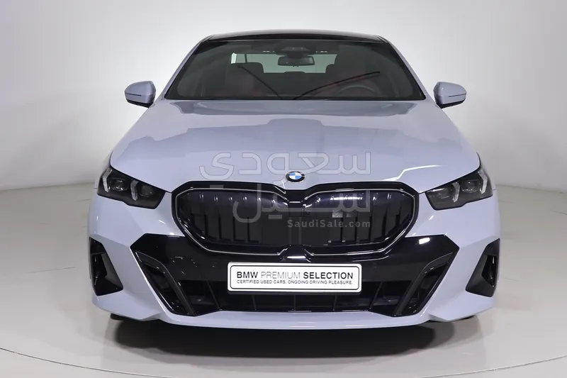 2026 BMW 5 Series 520i Mkit