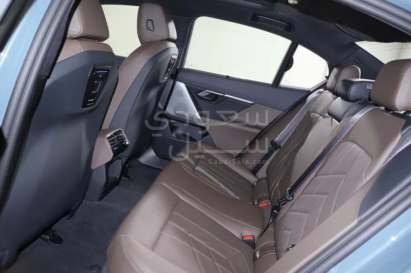 2025 بي ام دبليو الفئة الخامسة 520 أي إم كت