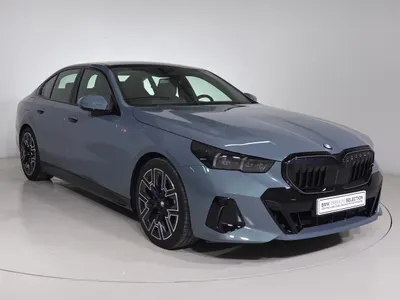 2025 بي ام دبليو الفئة الخامسة 520 أي إم كت