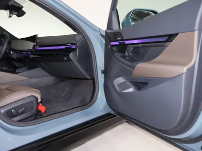 2025 بي ام دبليو الفئة الخامسة 520 أي إم كت