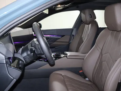 2025 بي ام دبليو الفئة الخامسة 520 أي إم كت