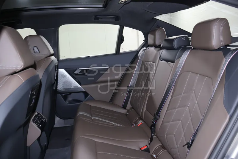 2025 بي ام دبليو الفئة الخامسة 520 أي إم كت