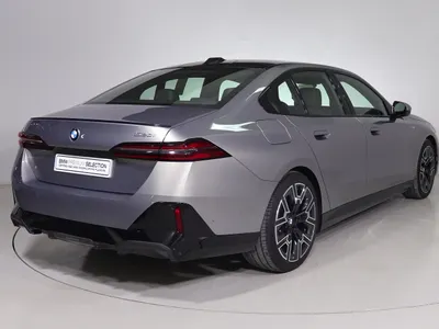 2025 بي ام دبليو الفئة الخامسة 520 أي إم كت