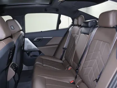 2025 بي ام دبليو الفئة الخامسة 520 أي إم كت