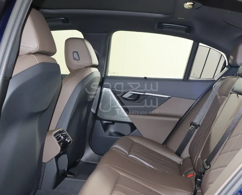 2026 BMW 5 Series 520i Mkit