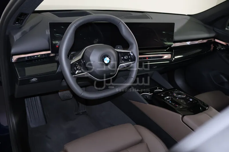 2026 BMW 5 Series 520i Mkit