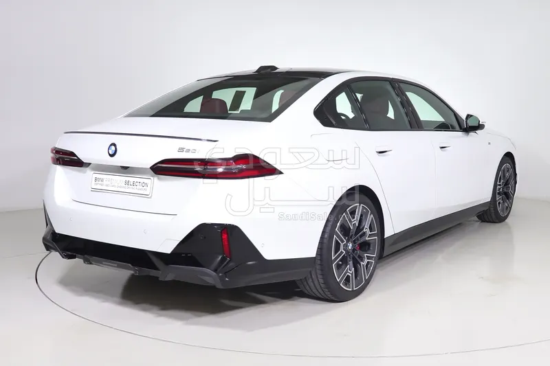 2026 BMW 5 Series 520i Mkit
