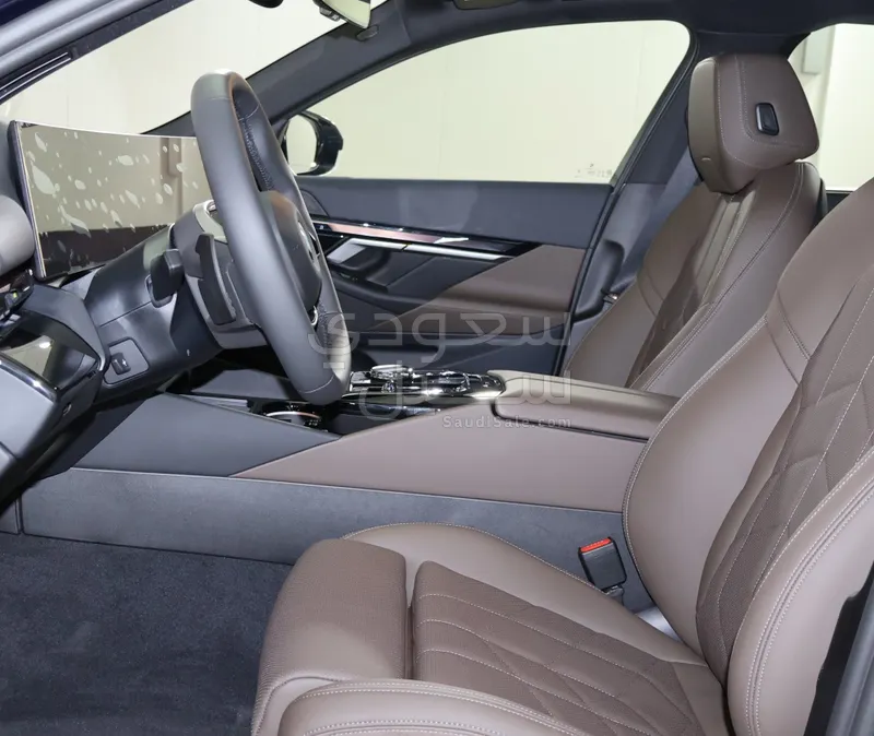 2026 BMW 5 Series 520i Mkit