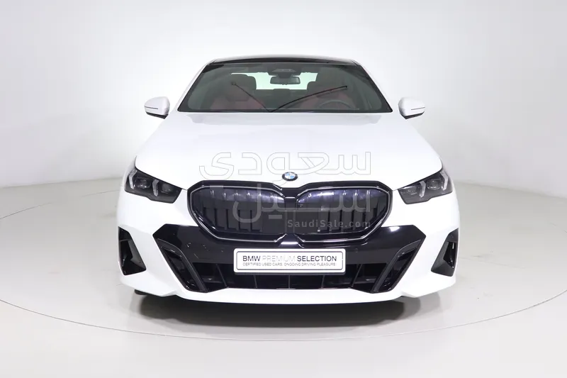 2026 BMW 5 Series 520i Mkit