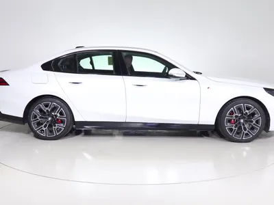 2026 BMW 5 Series 520i Mkit