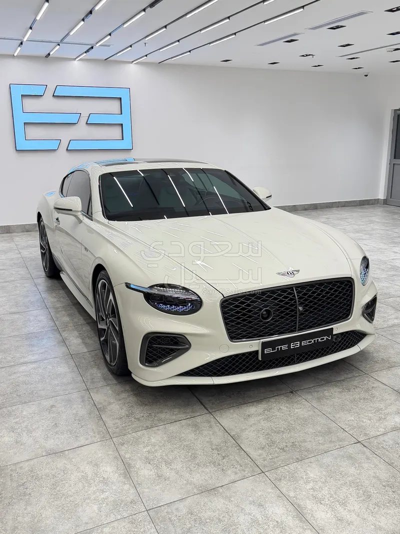 2025 بنتلي كونتيننتل جي تي الاصدار الاول