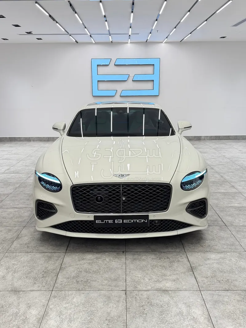 2025 بنتلي كونتيننتل جي تي الاصدار الاول