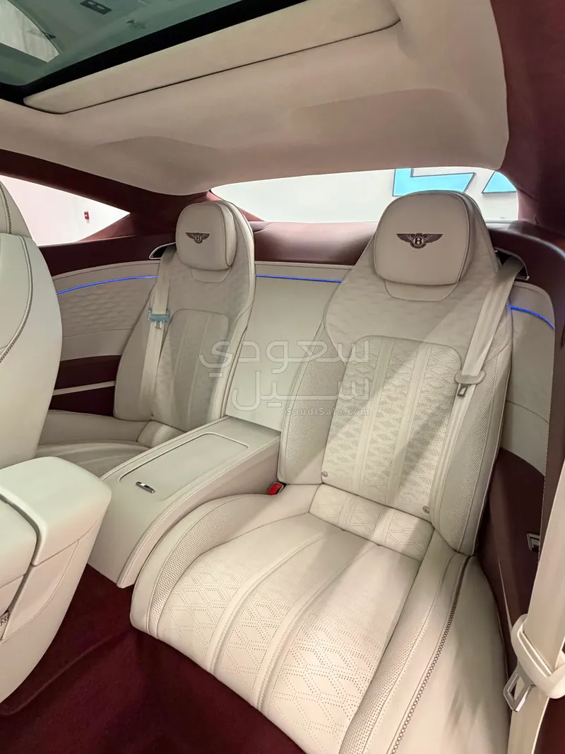 2025 بنتلي كونتيننتل جي تي الاصدار الاول