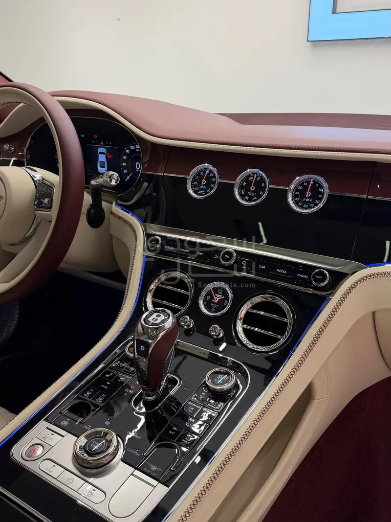 2025 بنتلي كونتيننتل جي تي الاصدار الاول