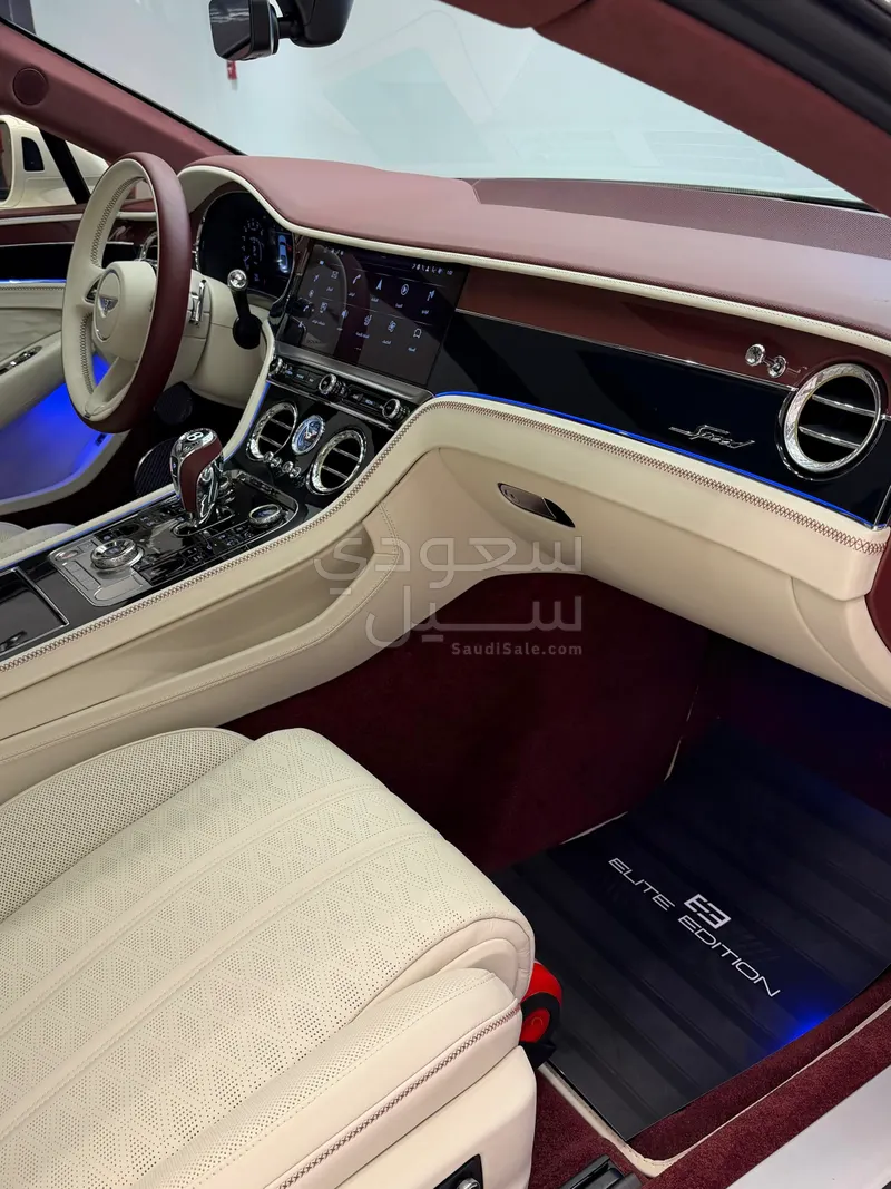 2025 بنتلي كونتيننتل جي تي الاصدار الاول