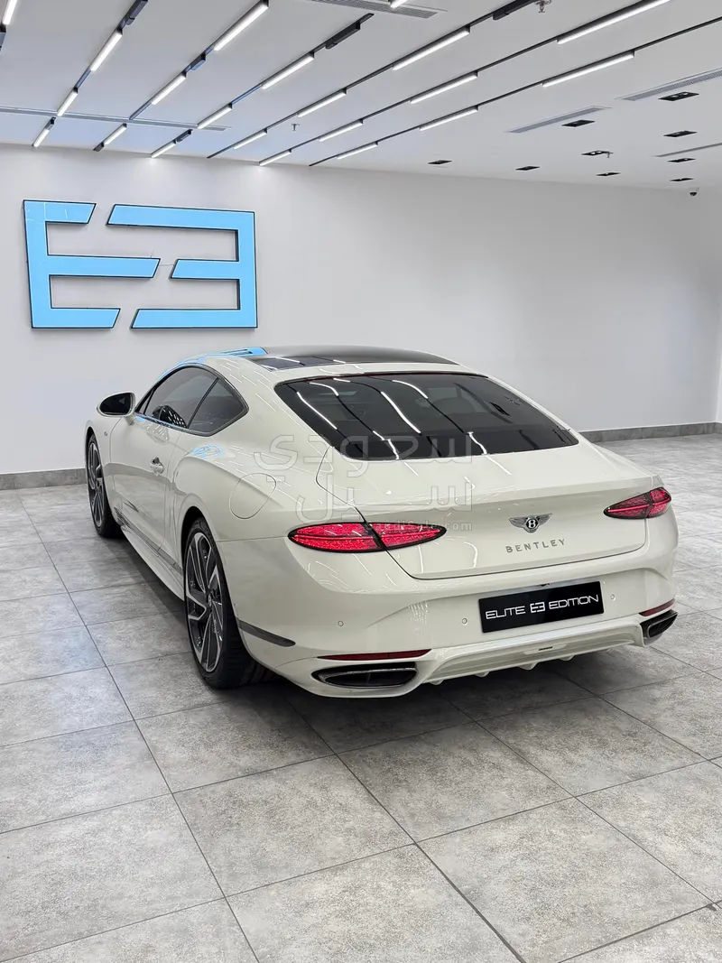 2025 بنتلي كونتيننتل جي تي الاصدار الاول